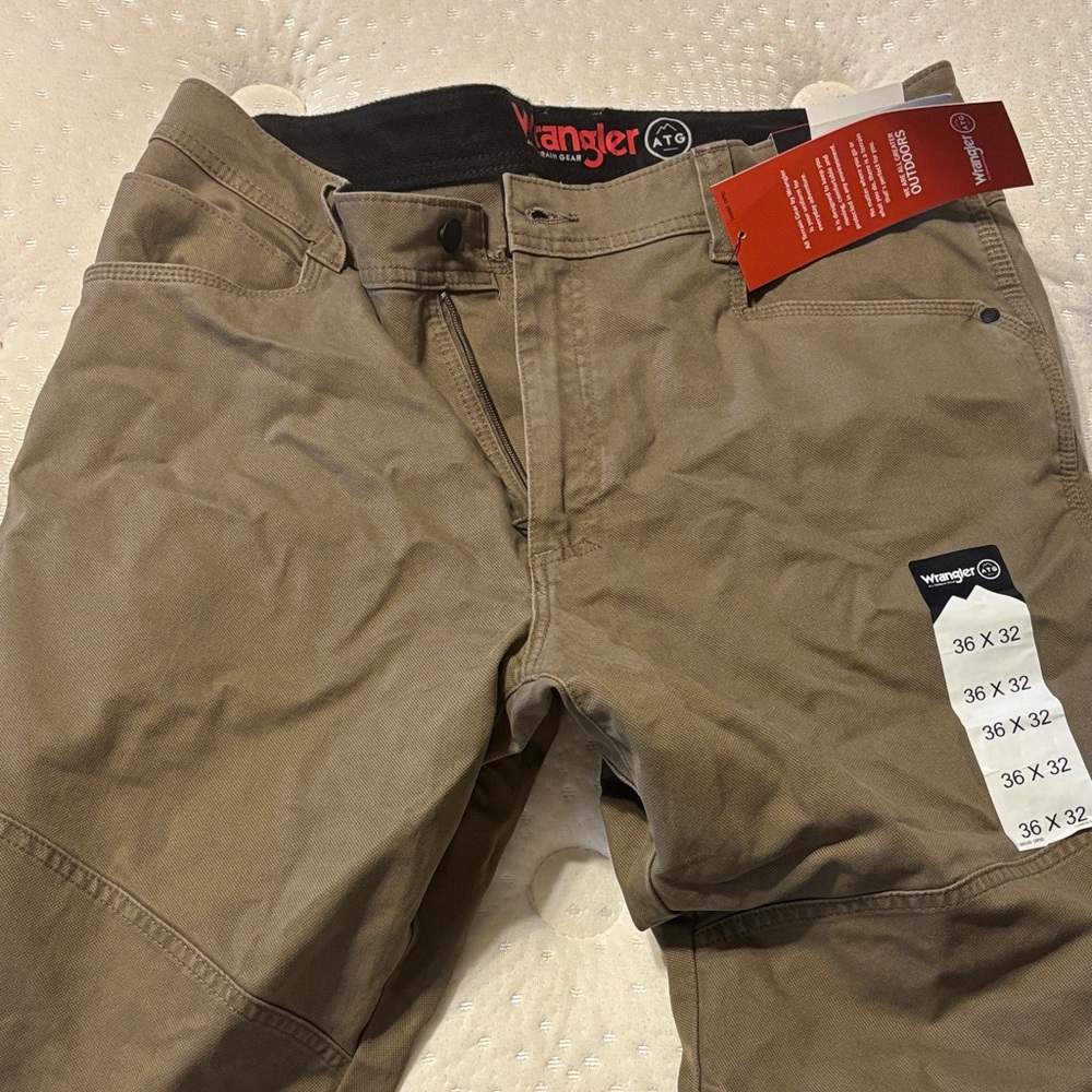 Wrangler Men's Khaki pants